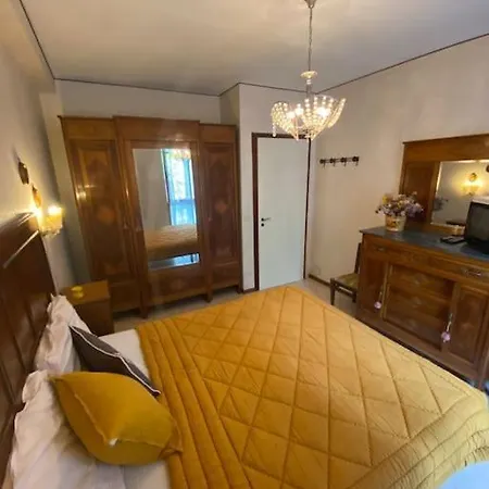 アパート 200mt Dalle Piste,posto Auto Coperto,wifi,camino.