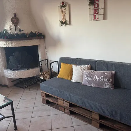 200mt Dalle Piste,posto Auto Coperto,wifi,camino. Διαμέρισμα