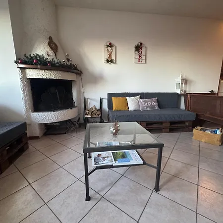 アパート 200mt Dalle Piste,posto Auto Coperto,wifi,camino. *